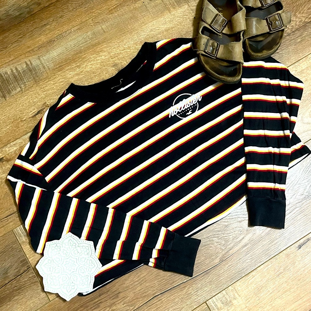 HOLLISTER LONG SLEEVE CROP TOP
